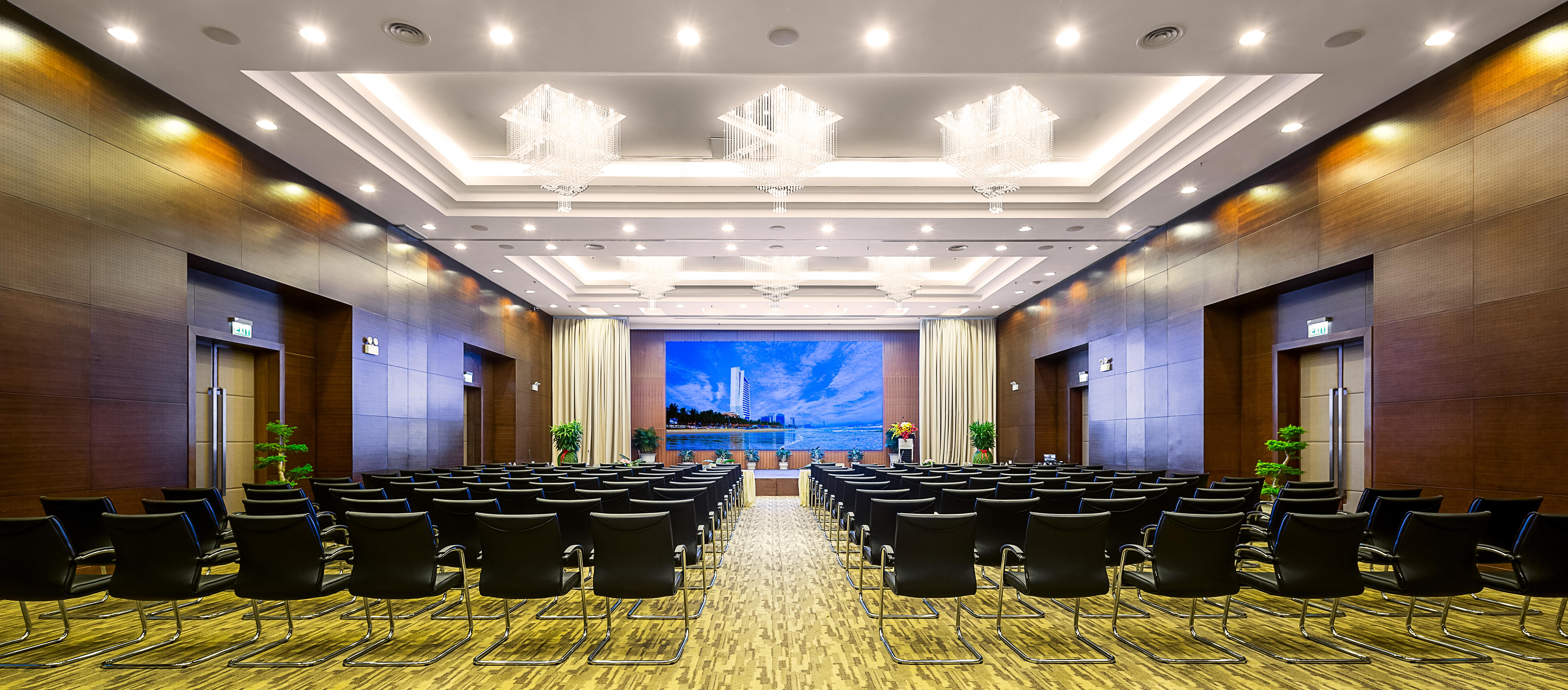 Grand Tourane Hotel Дананг Екстериор снимка