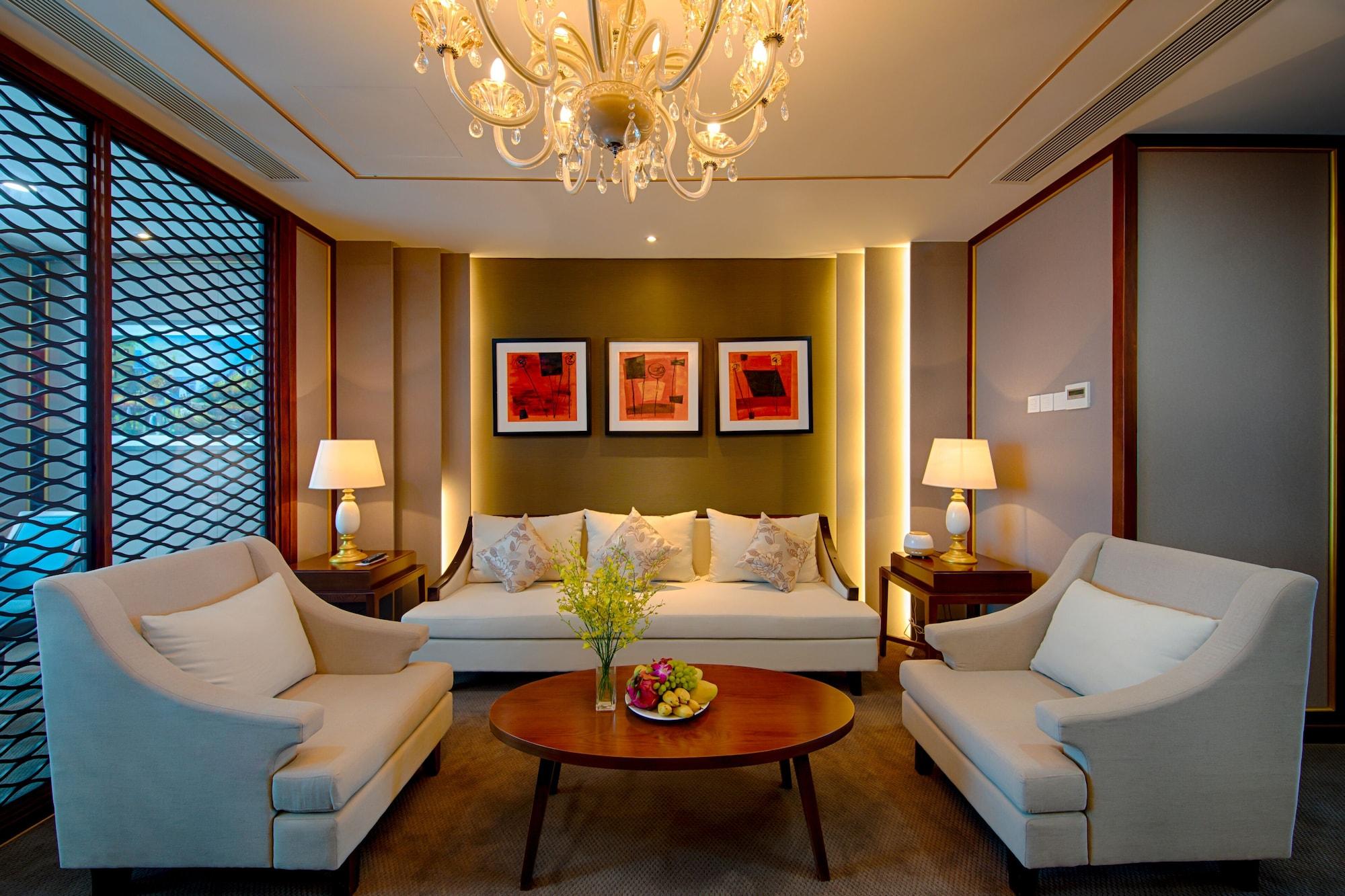 Grand Tourane Hotel Дананг Екстериор снимка