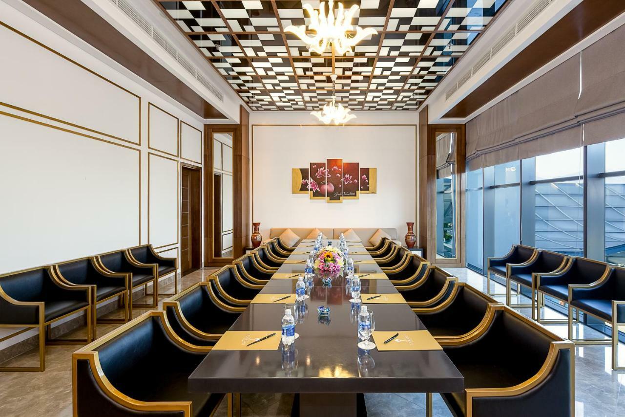 Grand Tourane Hotel Дананг Екстериор снимка
